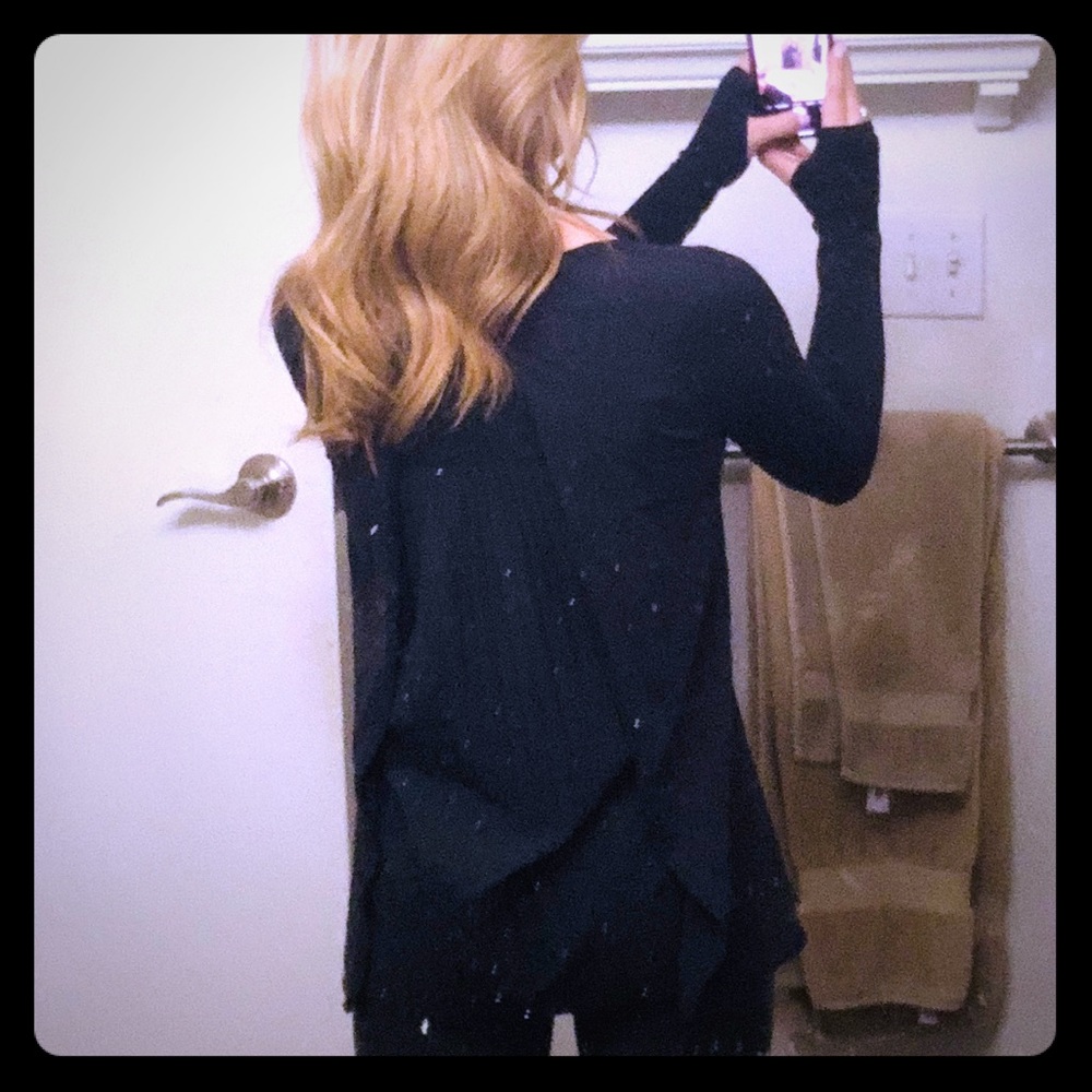 Lululemon lose fitting workout top